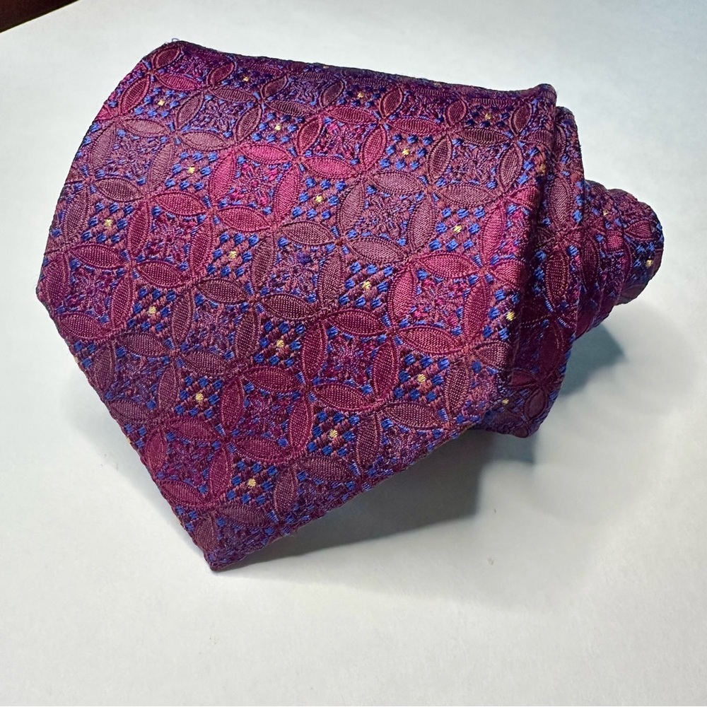 BUGATCHI UOMO Satin Plum & Blue Geometric Classic Italian Silk Tie